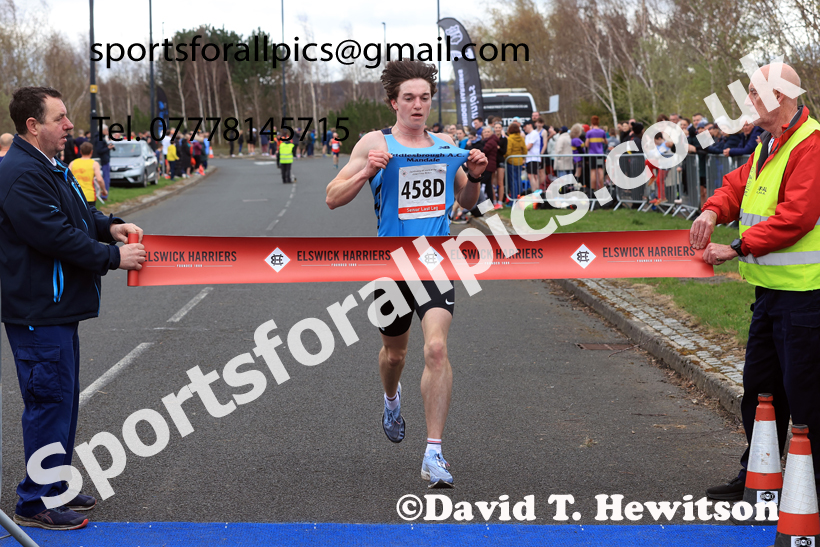 Senior Mens relay, 2026 Elswick Harriers Good Friday Road Relays and Young Athletes, Newburn,  Newcastle upon Tyne. Photo: David T. Hewitson/Sports for All Pics